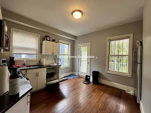23 Evergreen St Photo 1