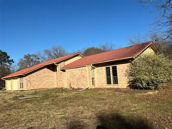 203 1st St NW, Detroit, TX 75436