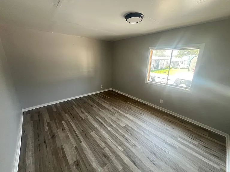 601 S Stewart St — Photo 1