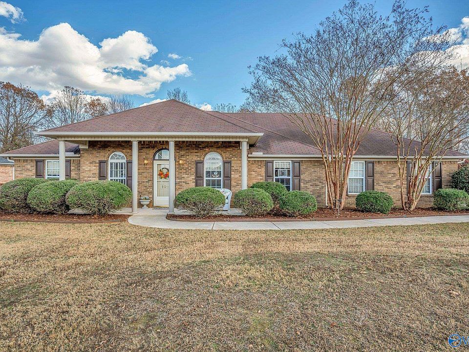 1st image of 109 Rain Oak Dr
