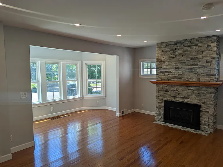 96 Delham Ave #LOWER — Photo 3