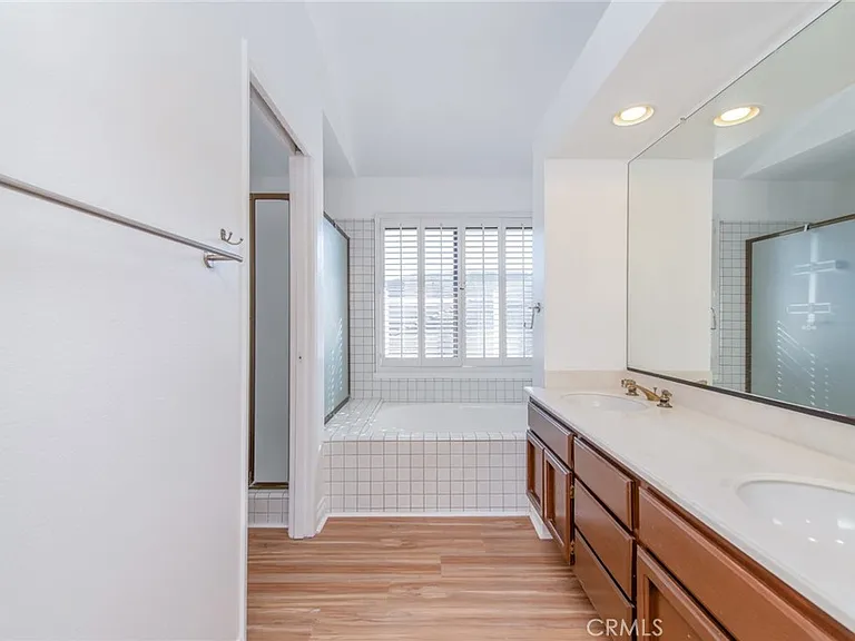 76 Fairlake #23 — Photo 31