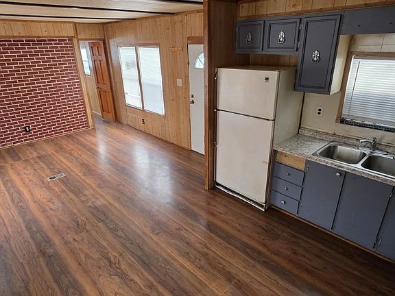 4th image of 8364 Cedar St #8