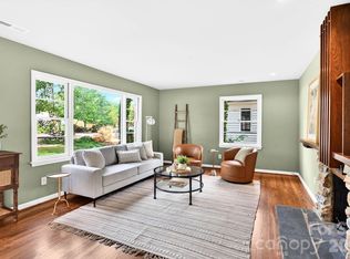 4 Baird Ln, Asheville, NC 28804