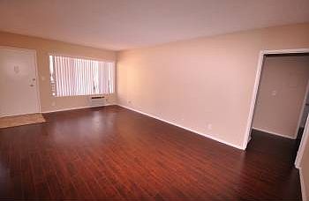 4th image of 6464 Woodman Ave APT 209