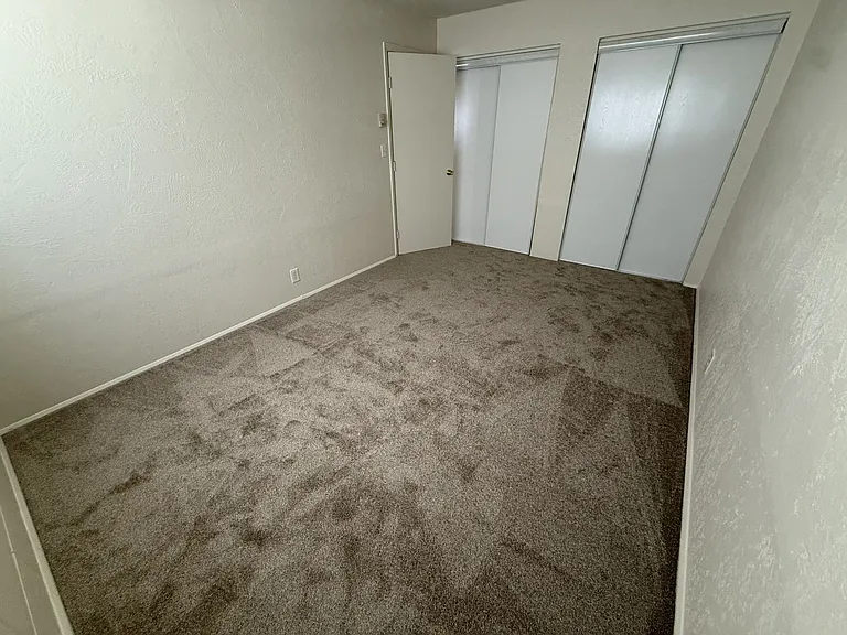 220 N Ivy St — Photo 18