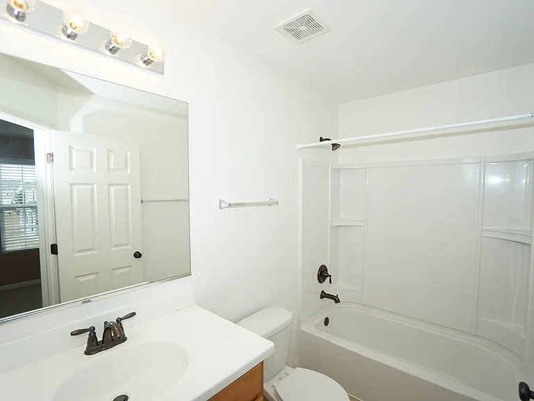 210 Portage Ln #D — Photo 13