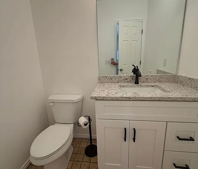 3924 W Dunkeld St #UPSTAIRS — Photo 9