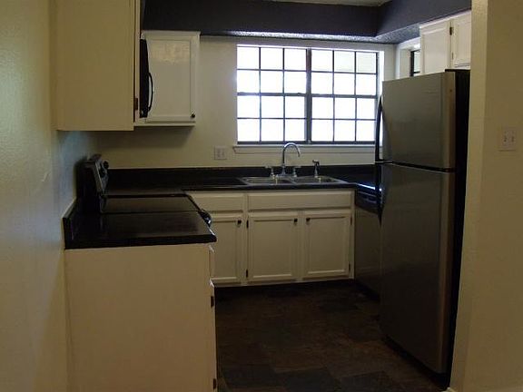 3rd image of 1801 Steeplechase Dr APT 506
