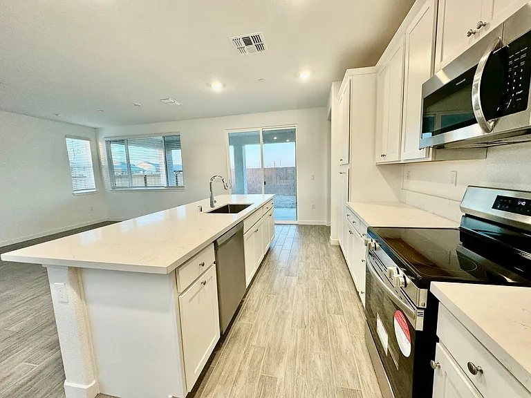 243 Dock Cir — Photo 9