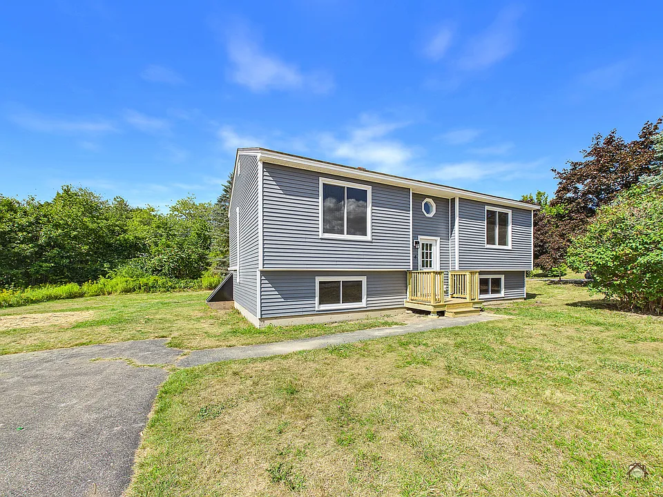 4 Meadowrue Dr