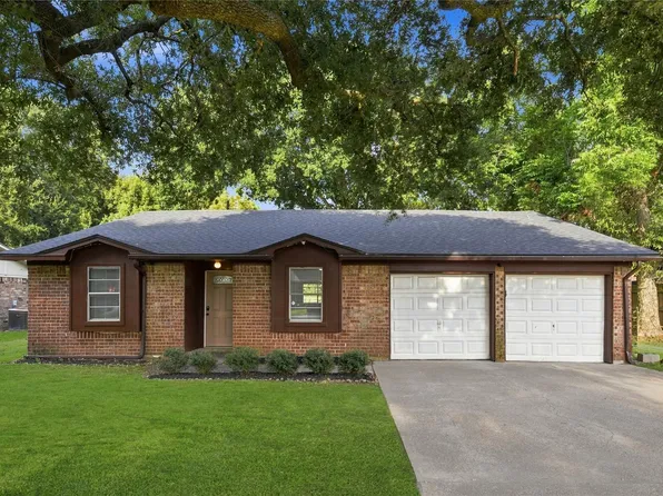 426 Corley Dr, Highlands, TX 77562