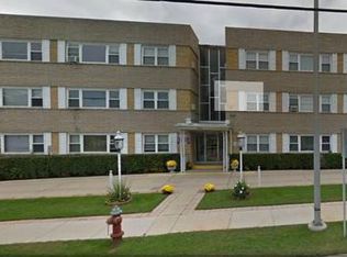 4937 Church St APT 3B, Skokie, IL 60077