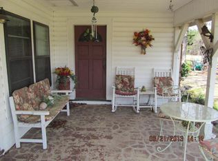 379 An County Road 452, Palestine, TX 75803