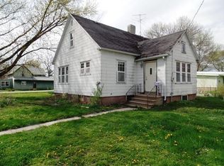 207 W Sycamore St, Steamboat Rock, IA 50672