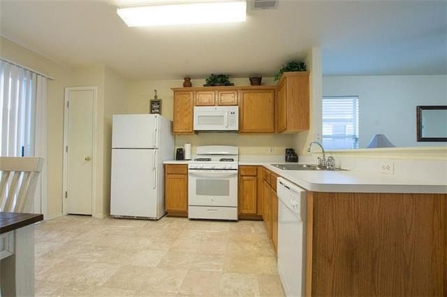 2nd image of 6905 Sabrina Dr