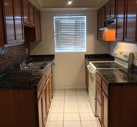 4th image of 10828 N Biltmore Dr APT 137