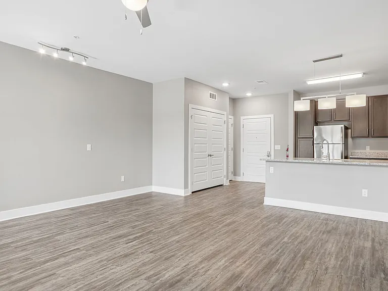 Bonavia Luxury Apartments — Photo 16