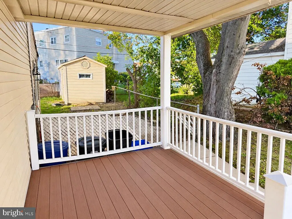 3 bed, 1.5 bath, 1560 sqft, $3,000 — Photo 3