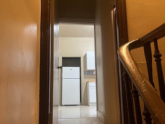 4th image of 4839 Germantown Ave Floor 2