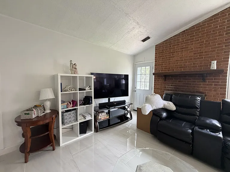1501 Millington Dr — Photo 10