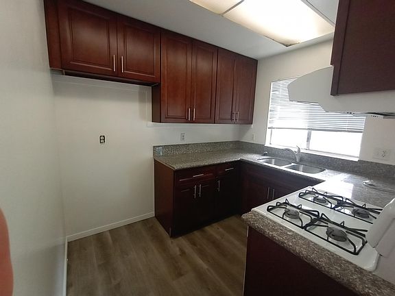 2nd image of 1551 E Canfield Ln #2