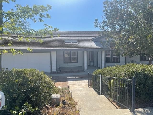 1st image of 447 Waxflower Ln