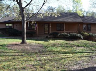 530 Viewmont Dr, Evington, VA 24550