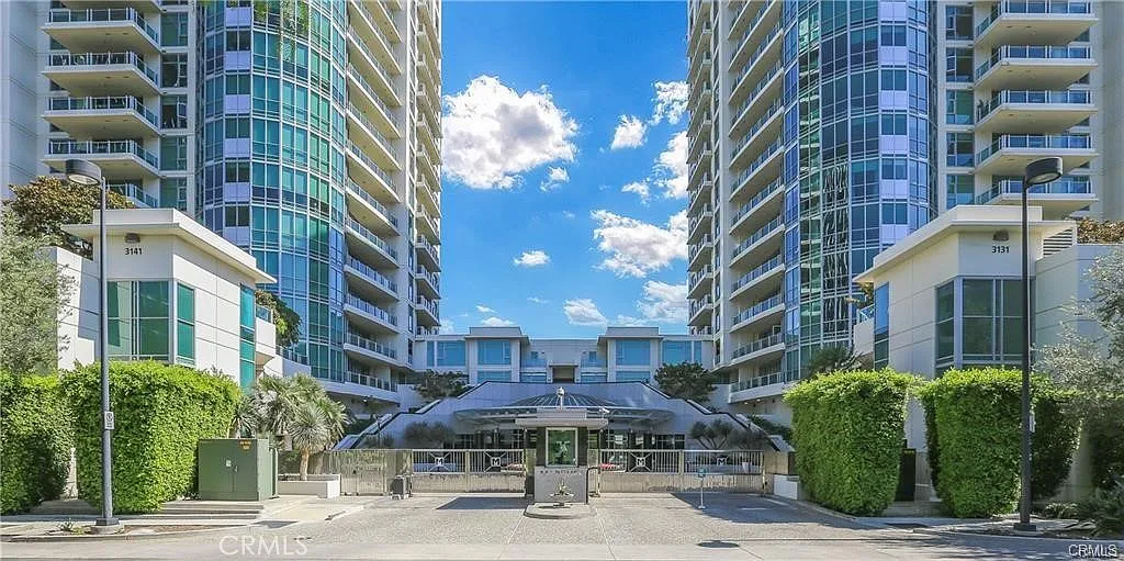 2 bed, 1330 sqft, $5,095 — Photo 1