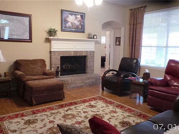 5th image of 954 Lexington Dr