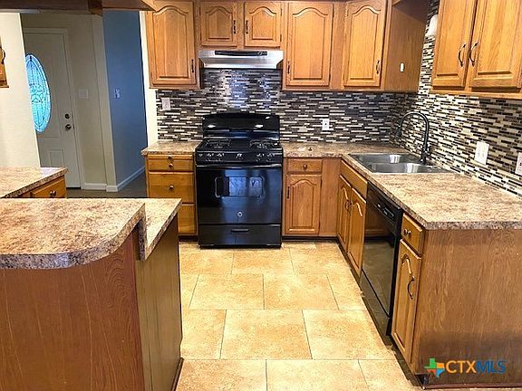 4th image of 4615 Camellia St