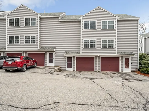 80 Smith St #2C, Lowell, MA 01851