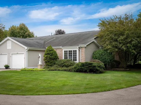 4832 Appletree Ln, Bay City, MI 48706