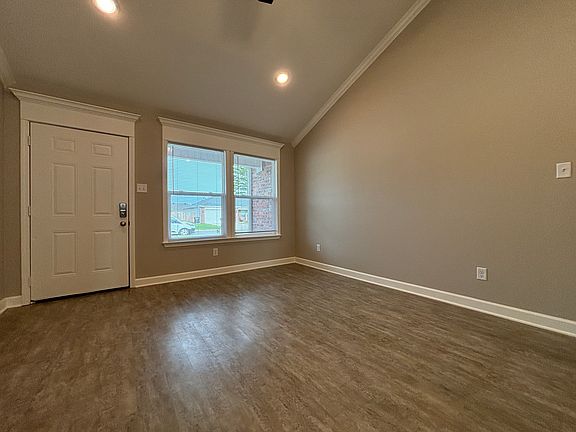 2nd image of 102 Magnolia Ct