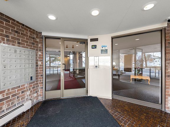 3rd image of 1475 Rebecca Dr APT 414