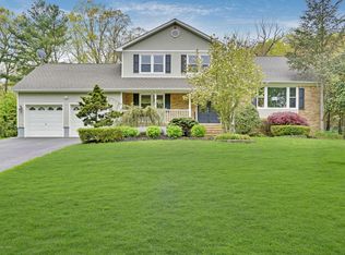 22 Springhouse Rd, Ocean, NJ 07712