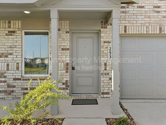 4th image of 253 Douglas Hills Dr