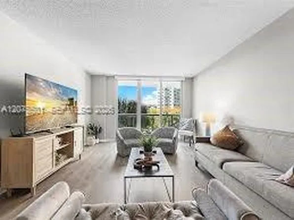19380 Collins Ave, Sunny Isles Beach, FL