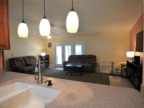 4th image of 37436 Orange Valley Ln