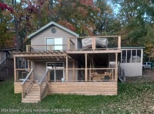 5263 Pointview Dr, Harrison, MI 48625