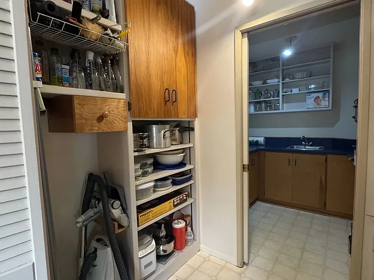 230 Kapualani St — Photo 11