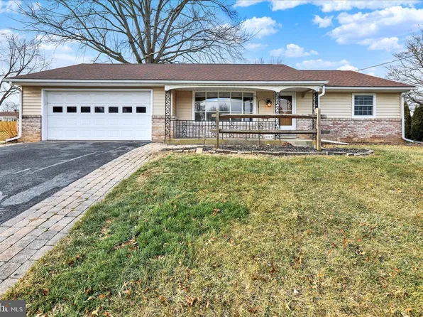 5864 Geneva Dr, East Petersburg, PA 17520