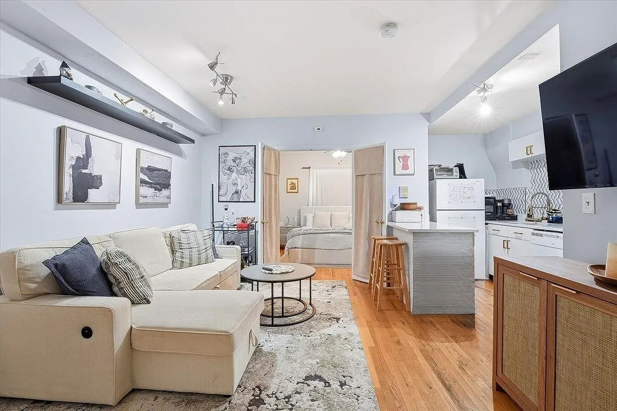 2 bed, 2.0 bath, 632 sqft, $3,500 — Photo 1