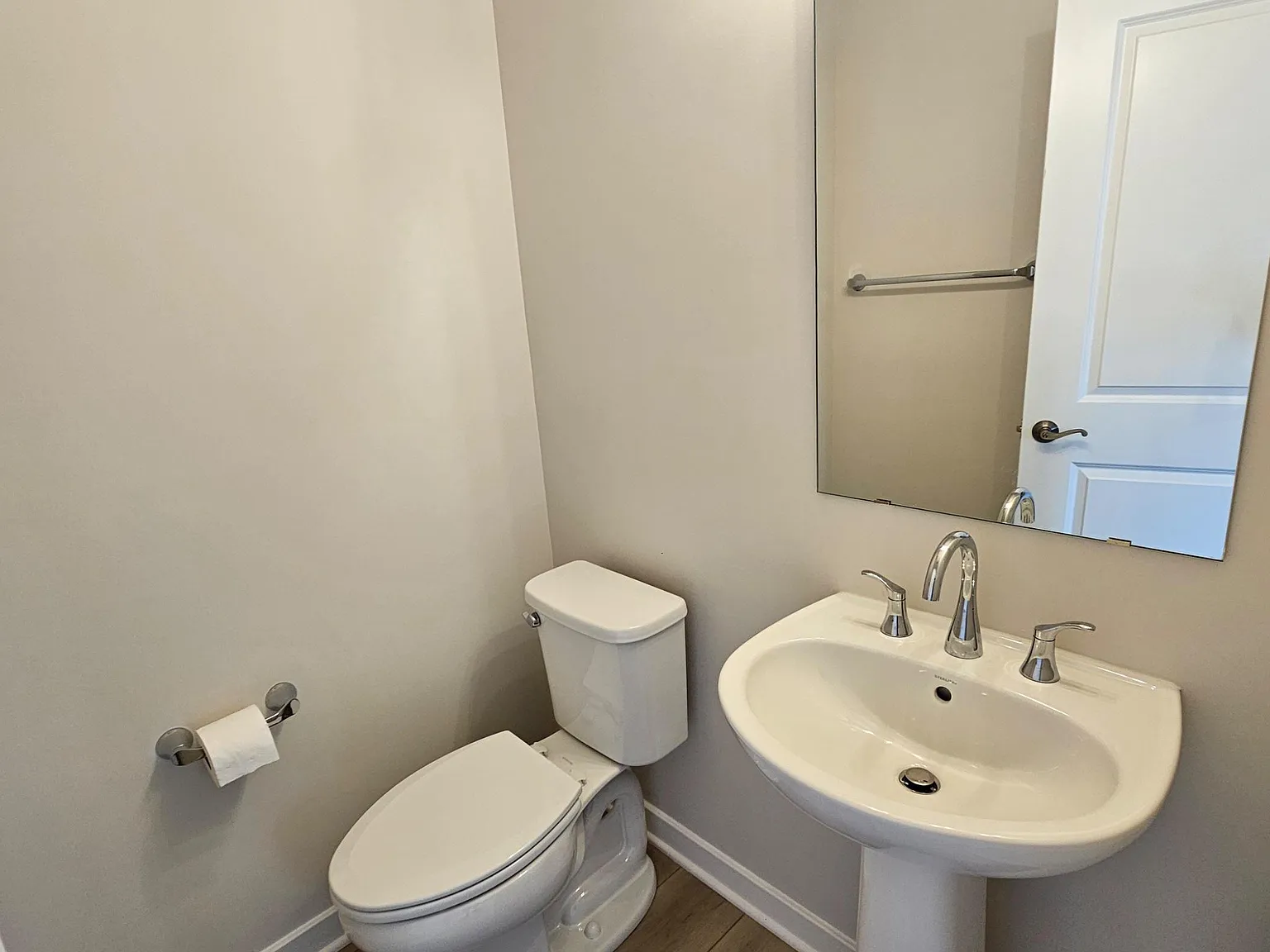 2 bed, 4.0 bath, 2306 sqft, $3,000 — Photo 3
