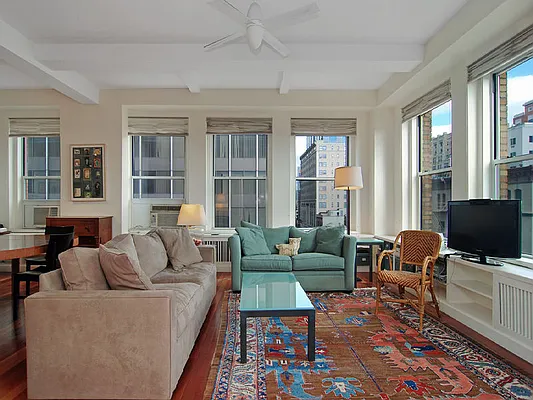 Sold by Sotheby's International Realty | media 33