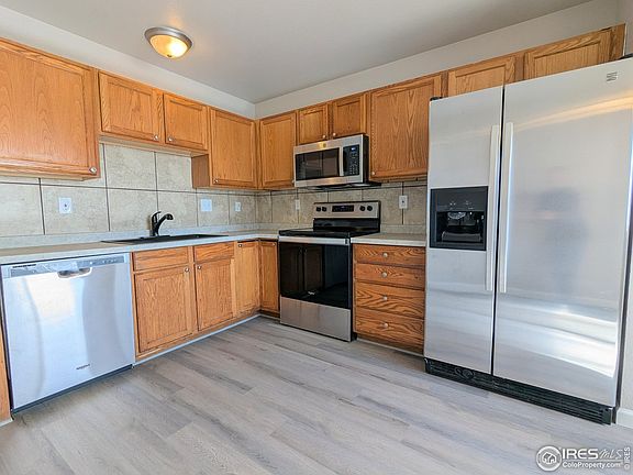 4th image of 3221 Pheasant St