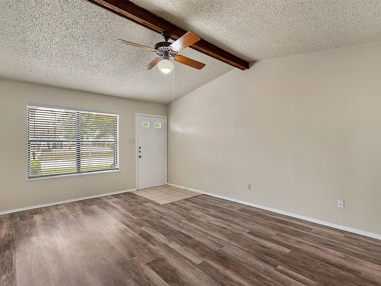 2805 Davis St #A — Photo 2