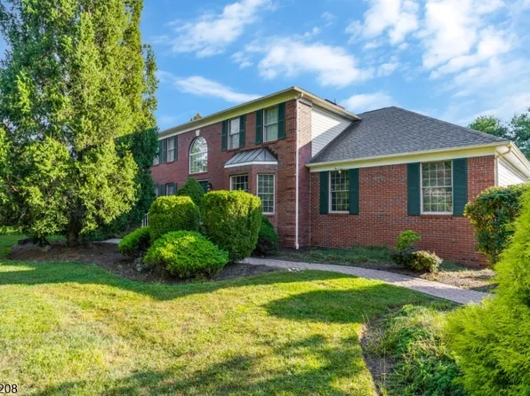 6 Pinewood Lane, Warren Twp., NJ 07059