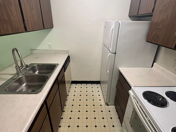 3rd image of 5902 Spartan Dr #12