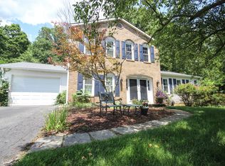 10236 Tamarack Dr, Vienna, VA 22182